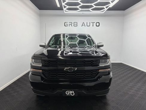 Used 2017 Chevrolet Silverado 1500 Custom w/ Custom Convenience Package AWD/4WD image 2