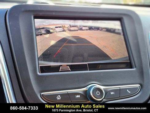 Used 2023 Chevrolet Equinox LT w/ Driver Convenience Package image 21