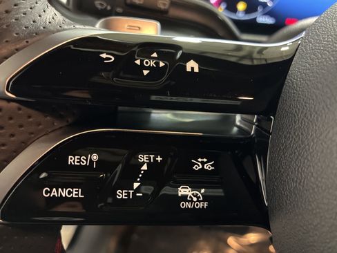 Used 2025 Mercedes-Benz GLB 250 GLB 250 image 11