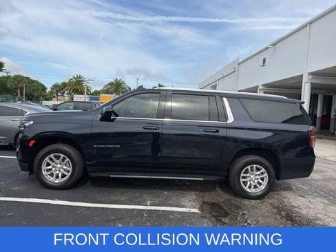 Used 2024 Chevrolet Suburban LT RWD image 4