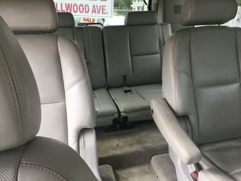 Used 2009 Chevrolet Tahoe LTZ AWD/4WD image 17