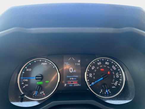 Used 2022 Toyota RAV4 XLE Premium image 12