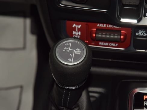 Used 2026 Jeep Gladiator Mojave AWD/4WD image 33