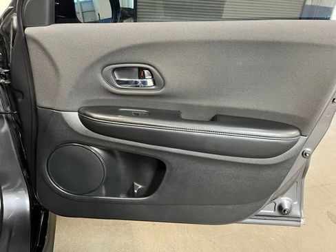 Used 2019 Honda HR-V Sport image 11