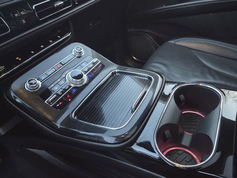 Used 2023 Lincoln Nautilus Reserve w/ Equipment Group 201A image 17