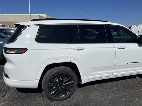 New 2026 Jeep Grand Cherokee L Limited AWD/4WD image 6