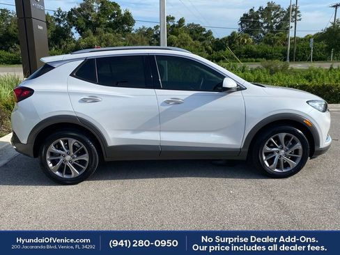 Used 2022 Buick Encore GX Essence w/ Experience Buick Package FWD image 41