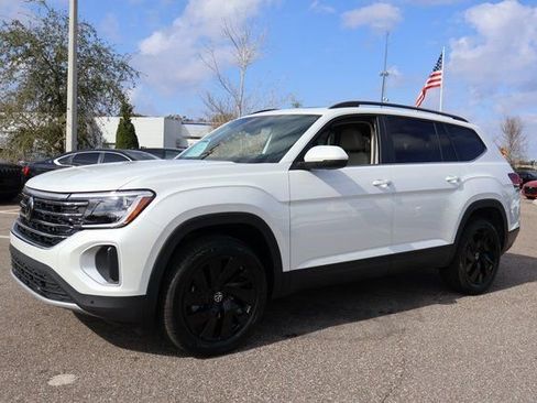 New 2026 Volkswagen Atlas SE image 3