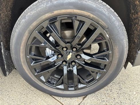 Used 2023 Chevrolet Tahoe LT w/ Luxury Package AWD/4WD image 13