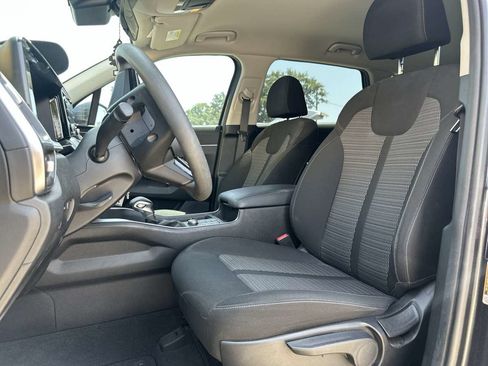 Used 2023 Kia Sorento LX FWD image 9
