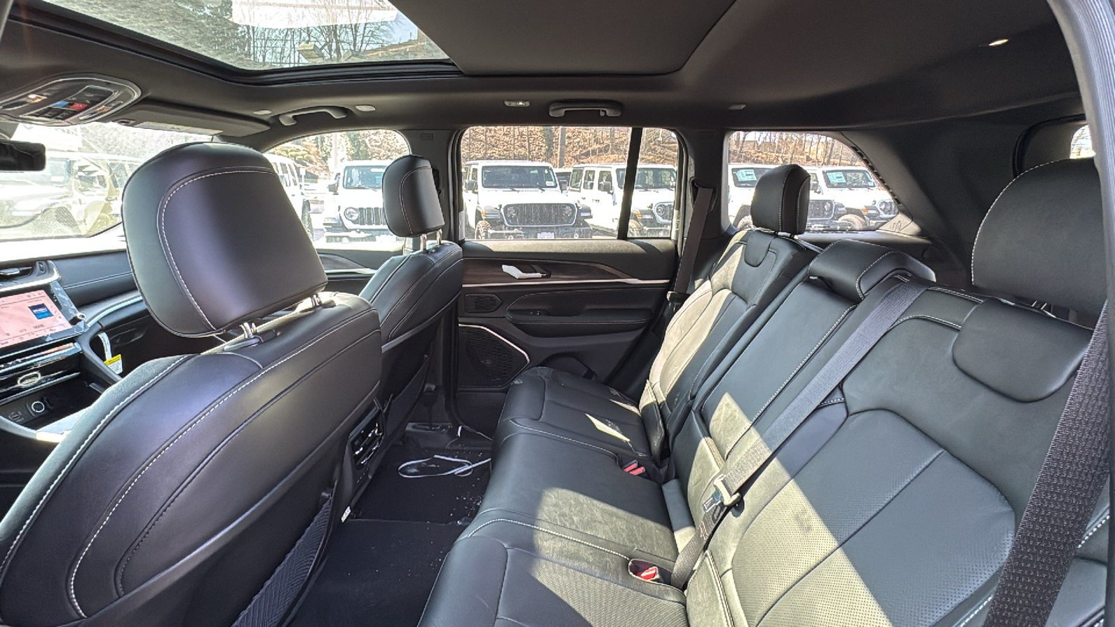 New 2026 Jeep Grand Cherokee Limited AWD/4WD image 25