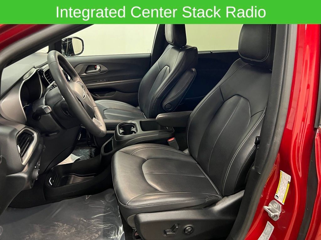 Used 2025 Chrysler Pacifica Select FWD image 10