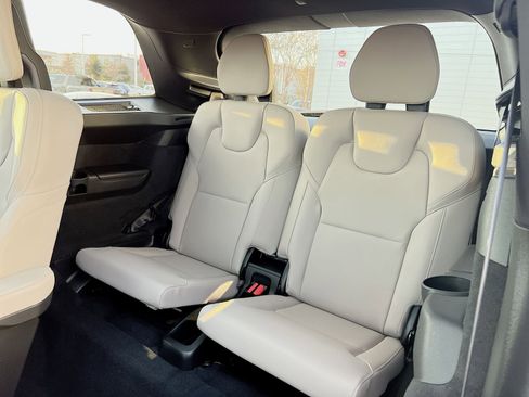 New 2026 Volvo XC90 T8 Plus w/ Protection Package Premier image 25