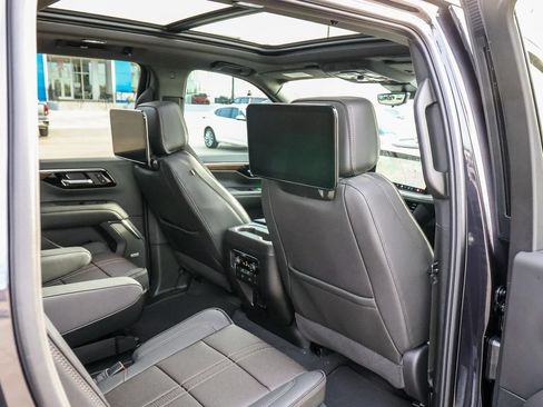 New 2026 Chevrolet Suburban High Country AWD/4WD image 25