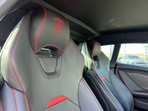 Used 2020 Lamborghini Huracan EVO image 38