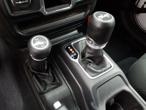 Used 2018 Jeep Wrangler Sport AWD/4WD image 20