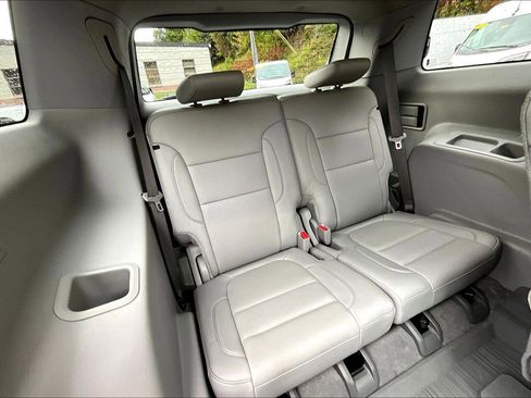 Used 2022 GMC Acadia SLT w/ Technology Package image 28