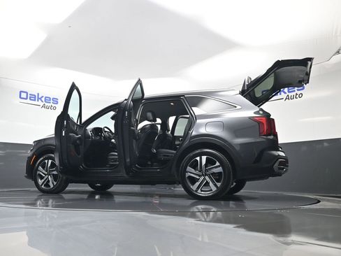 Certified 2023 Kia Sorento EX image 64