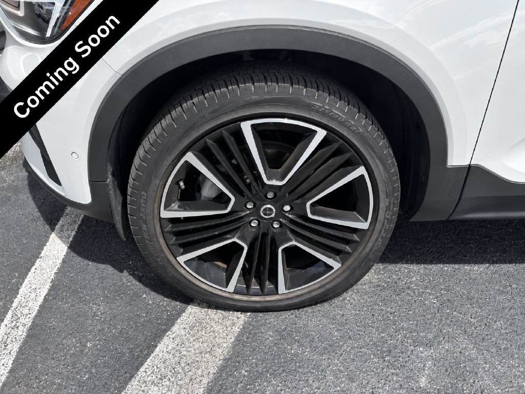 Certified 2024 Volvo XC40 B5 Ultimate w/ Protection Package Premier AWD/4WD image 10