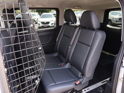 Used 2023 Mercedes-Benz Metris Passenger image 9