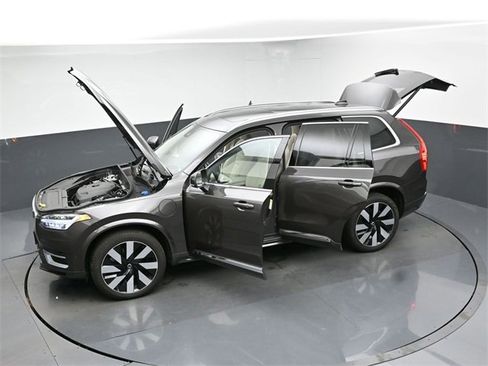 Used 2024 Volvo XC90 T8 Ultimate w/ Lounge Package image 53