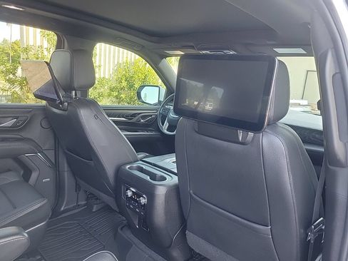 Used 2023 GMC Yukon XL Denali AWD/4WD image 16