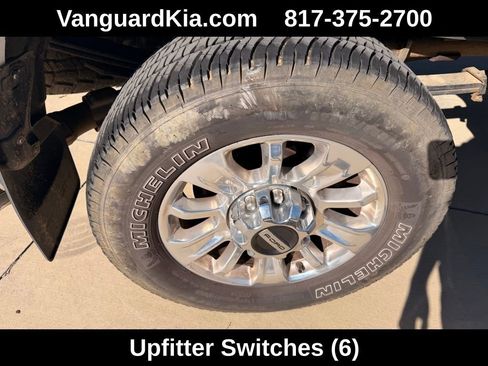 Used 2017 Ford F250 Platinum w/ FX4 Off-Road Package image 10