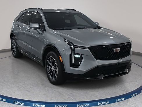 Used 2025 Cadillac XT4 Sport image 4