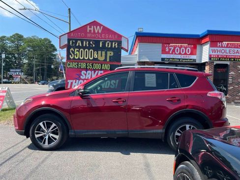 Used 2018 Toyota RAV4 XLE image 5