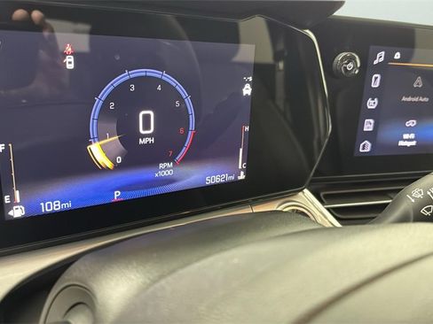 Used 2025 Chevrolet Trax LT image 35