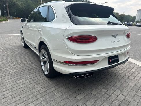 Used 2025 Bentley Bentayga AWD/4WD image 39