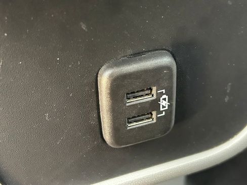 Used 2022 GMC Terrain SLT image 22