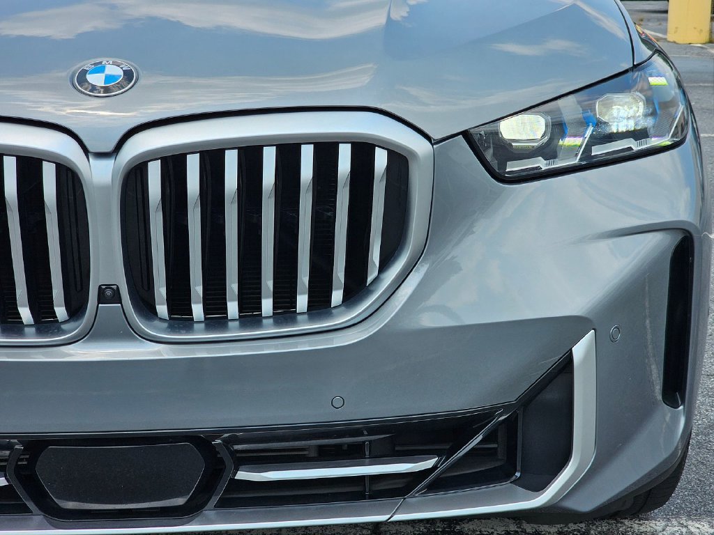 Certified 2024 BMW X5 xDrive40i w/ Premium Package AWD/4WD image 9