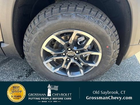 New 2026 Chevrolet Equinox ACTIV w/ Safety and Technology Package AWD/4WD image 18