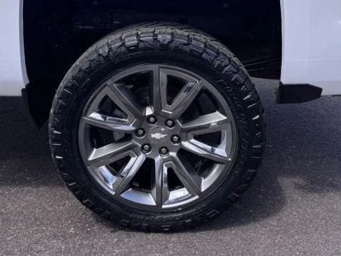 Used 2017 Chevrolet Silverado 1500 LTZ w/ Sport Package AWD/4WD image 7