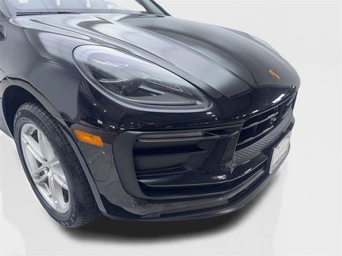 Used 2023 Porsche Macan image 17