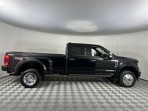 Used 2021 Ford F450 Platinum w/ FX4 Off-Road Package image 3