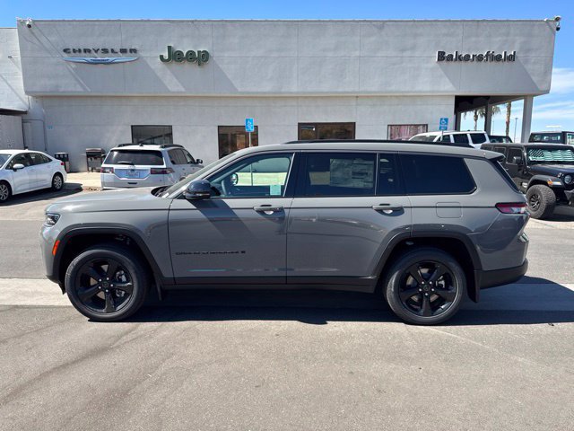 New 2027 Jeep Grand Cherokee L Limited w/ Limited Altitude Package RWD image 2