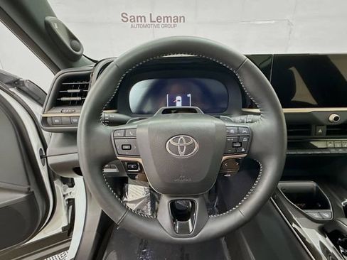 Used 2025 Toyota Crown Platinum image 11