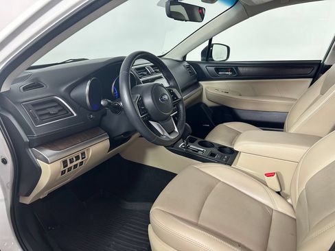 Used 2019 Subaru Outback 2.5i Limited w/ Popular Package #2 AWD/4WD image 4