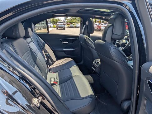 Used 2023 Mercedes-Benz C 300 4MATIC Sedan image 11