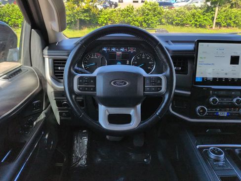 Used 2024 Ford Expedition XLT RWD image 16