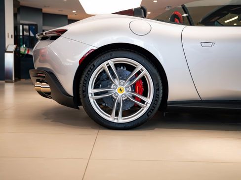 Used 2024 Ferrari Roma Spider image 46