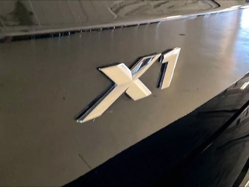 Used 2025 BMW X1 xDrive28i AWD/4WD image 9