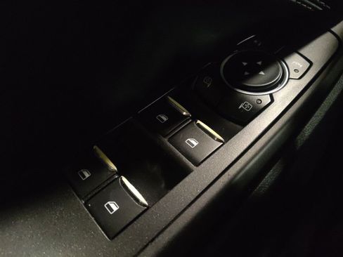 Used 2020 Ford Explorer Limited image 27