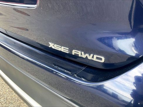 Used 2023 Toyota Highlander XSE AWD/4WD image 10
