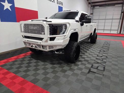 Used 2025 GMC Sierra 2500 Denali Ultimate AWD/4WD image 3