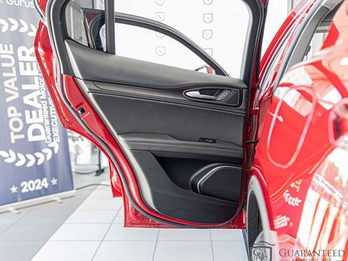 Used 2019 Alfa Romeo Stelvio AWD image 34