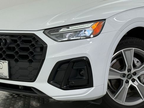 Certified 2025 Audi Q5 2.0T Premium image 11