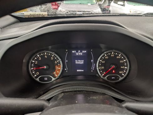 Used 2018 Jeep Renegade Latitude image 24